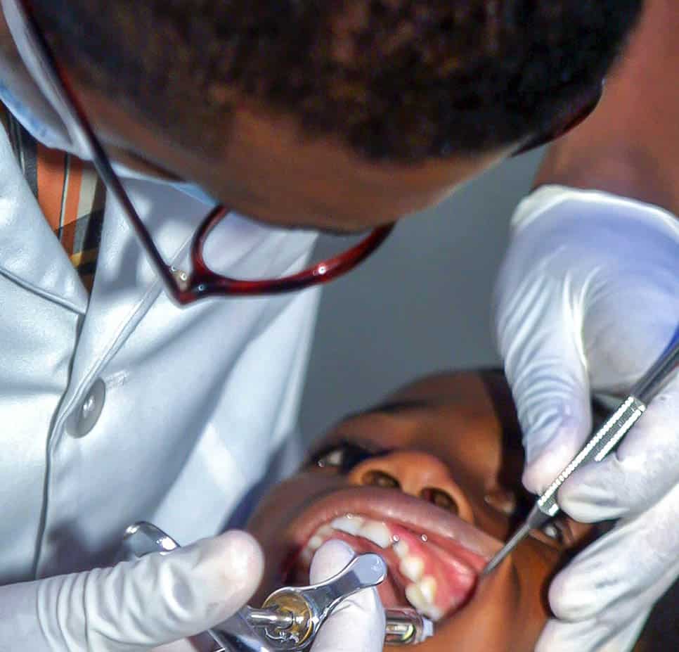 Fast and effective 1-hour teeth whitening service for instant results Newbury
